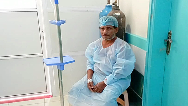 أحد الموظفين أحد الموظفين